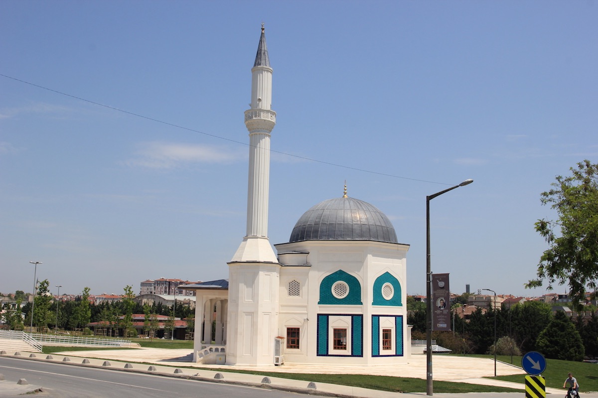 Прибольничная мечеть в Зейтинбурну