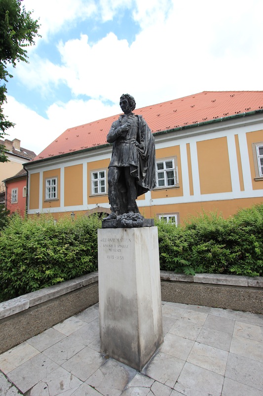 Памятник Мартону Лендваи в Будапеште