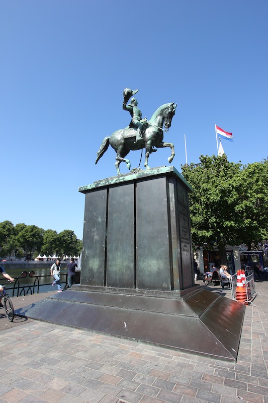 Конная статуя короля Виллема II