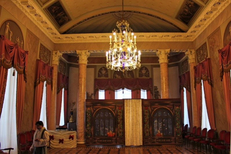 Колонный зал дворца Н. А. Дурасова
