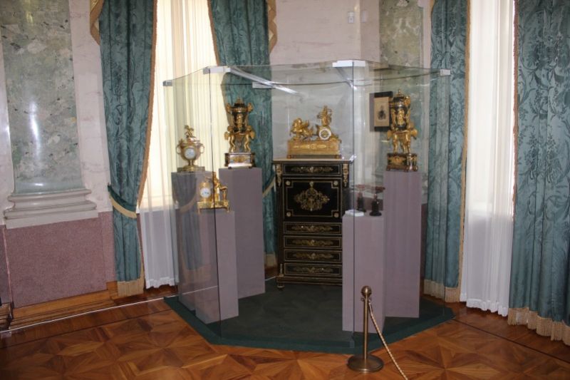 Экспонаты в Мраморном зале