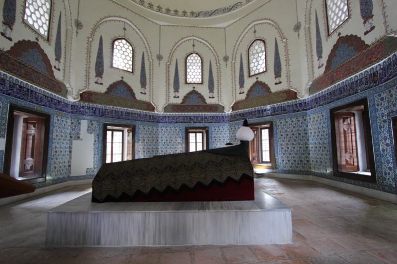 Внутри мавзолея шехзаде Мустафы