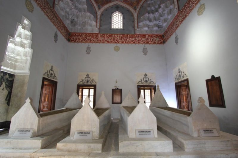 Внутри мавзолея Гюльрух Хатун