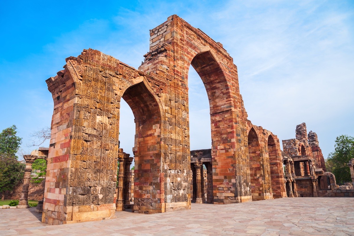 ruins qutb minar1200x800