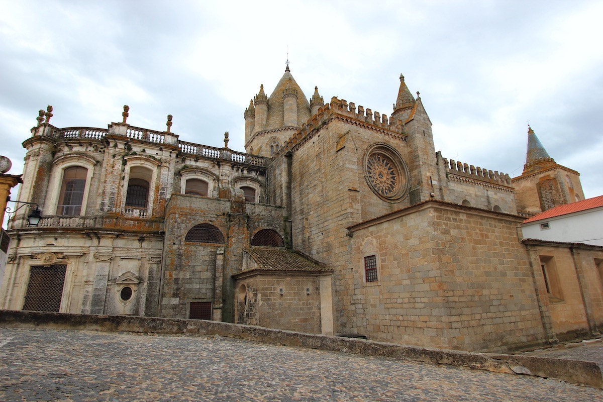 evora cathedral1200x800