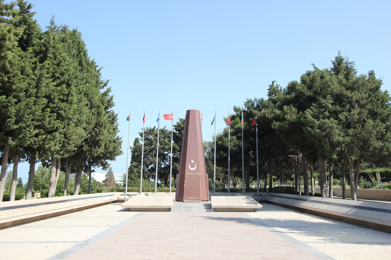 Мемориал погибшим турецким солдатам в Баку
