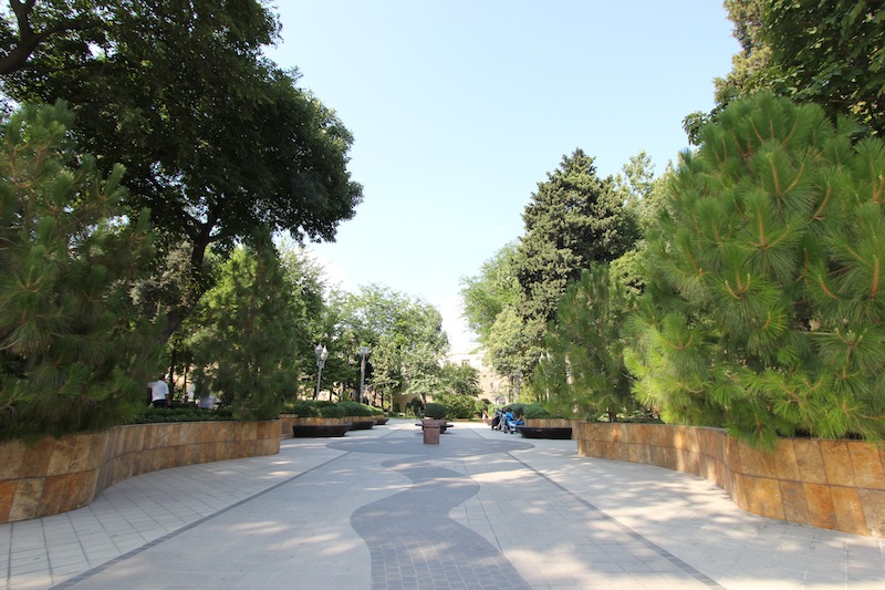 Филармонический сад в Баку