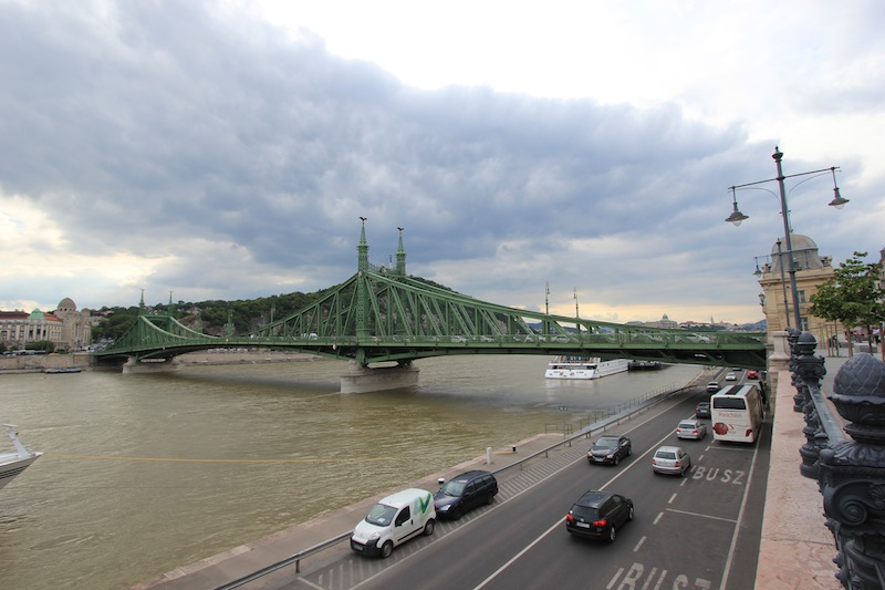 Мост Сабадшаг в Будапеште