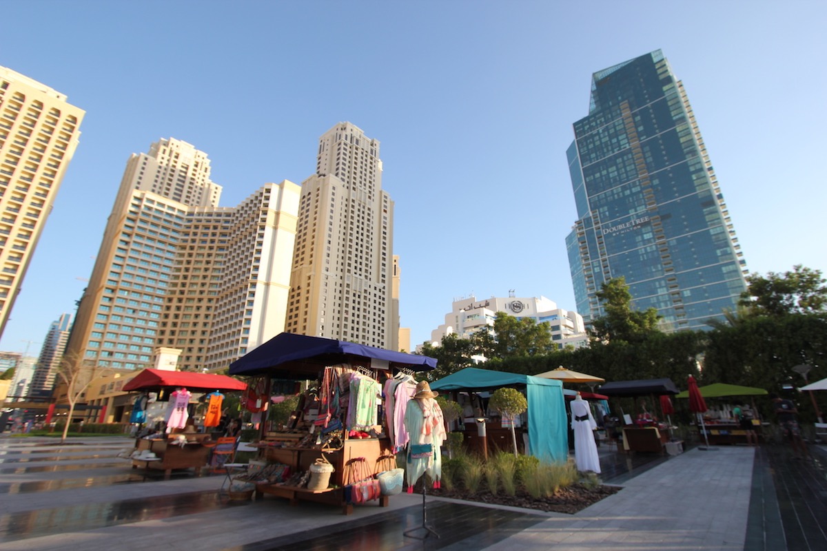 На пляже перед Jumeirah Beach Residence