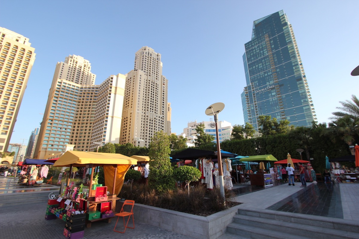 На пляже перед Jumeirah Beach Residence