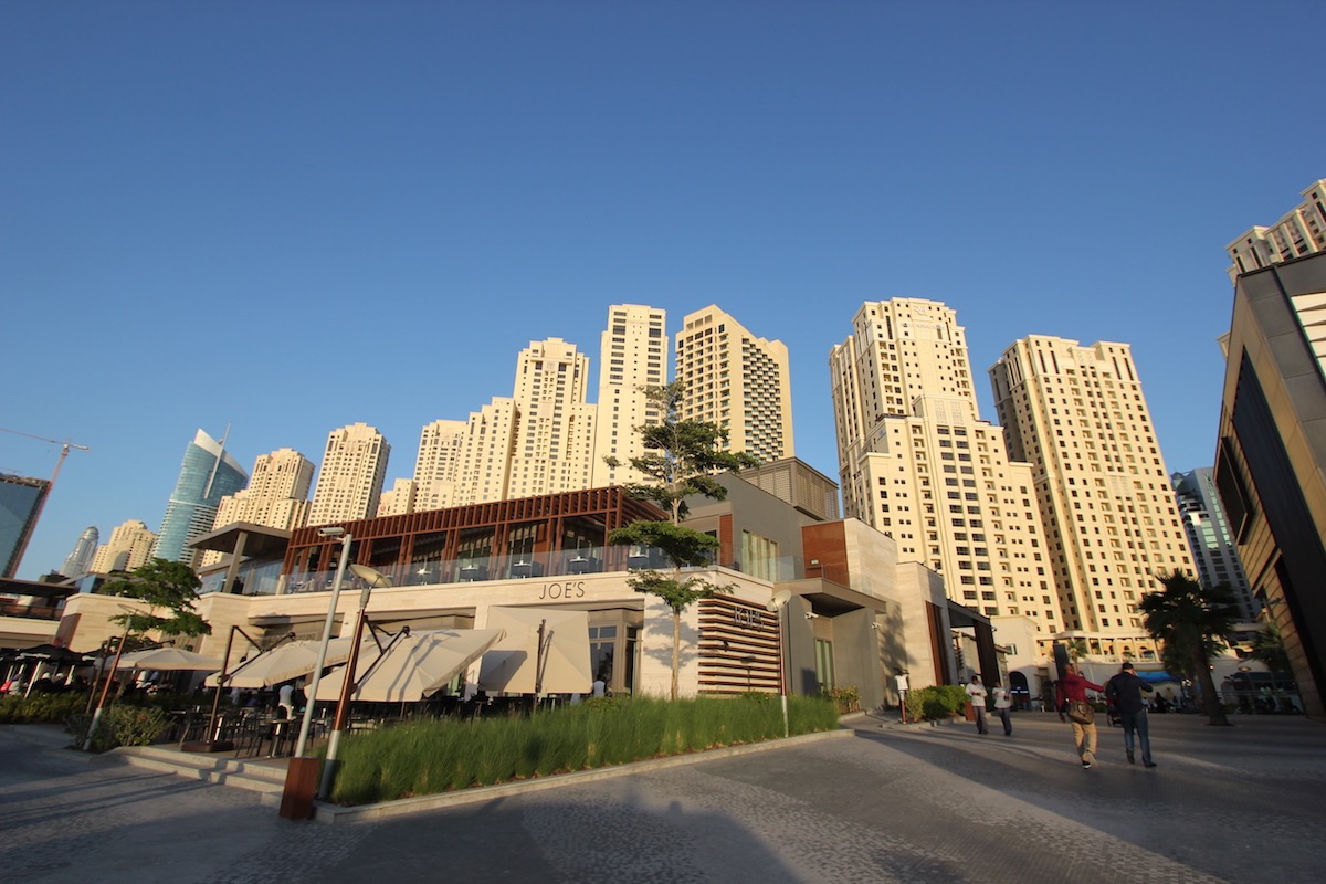 На пляже перед Jumeirah Beach Residence