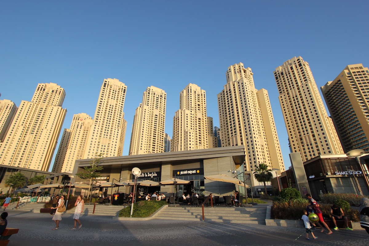 На пляже перед Jumeirah Beach Residence