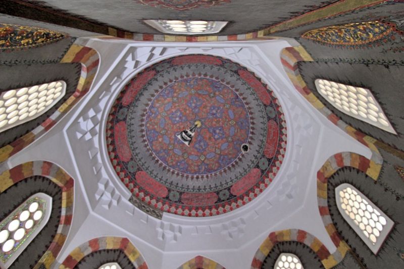 Интерьер мавзолея шехзаде Махмуда