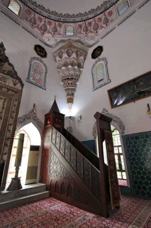 Интерьер мечети Мурадие